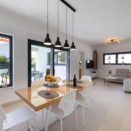 Apartmán Olive By Bright Bliss Seget Vranjica