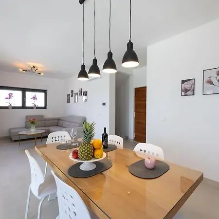 Olive By Bright Bliss Apartmán Seget Vranjica